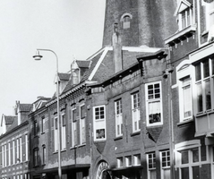 14-10-1961 tussen het van Coothplein en de Fellenoordstraat. Op de ach